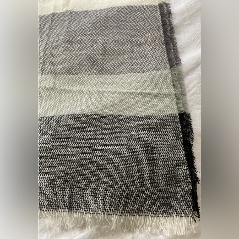 NWT OLD NAVY Very Large Blanket Scarf